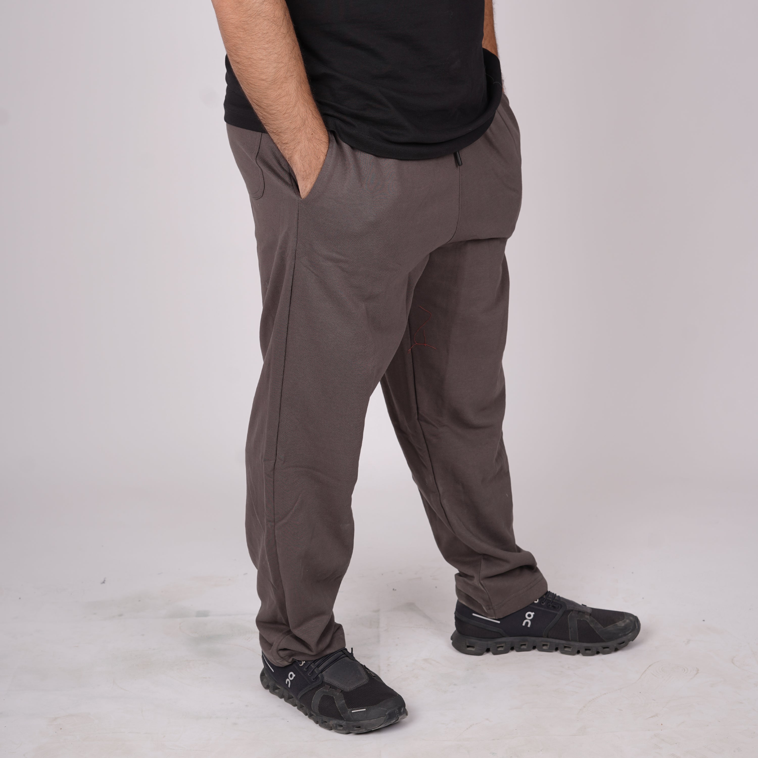 DARK GREY STRAIGHT LEG SWEATPANTS