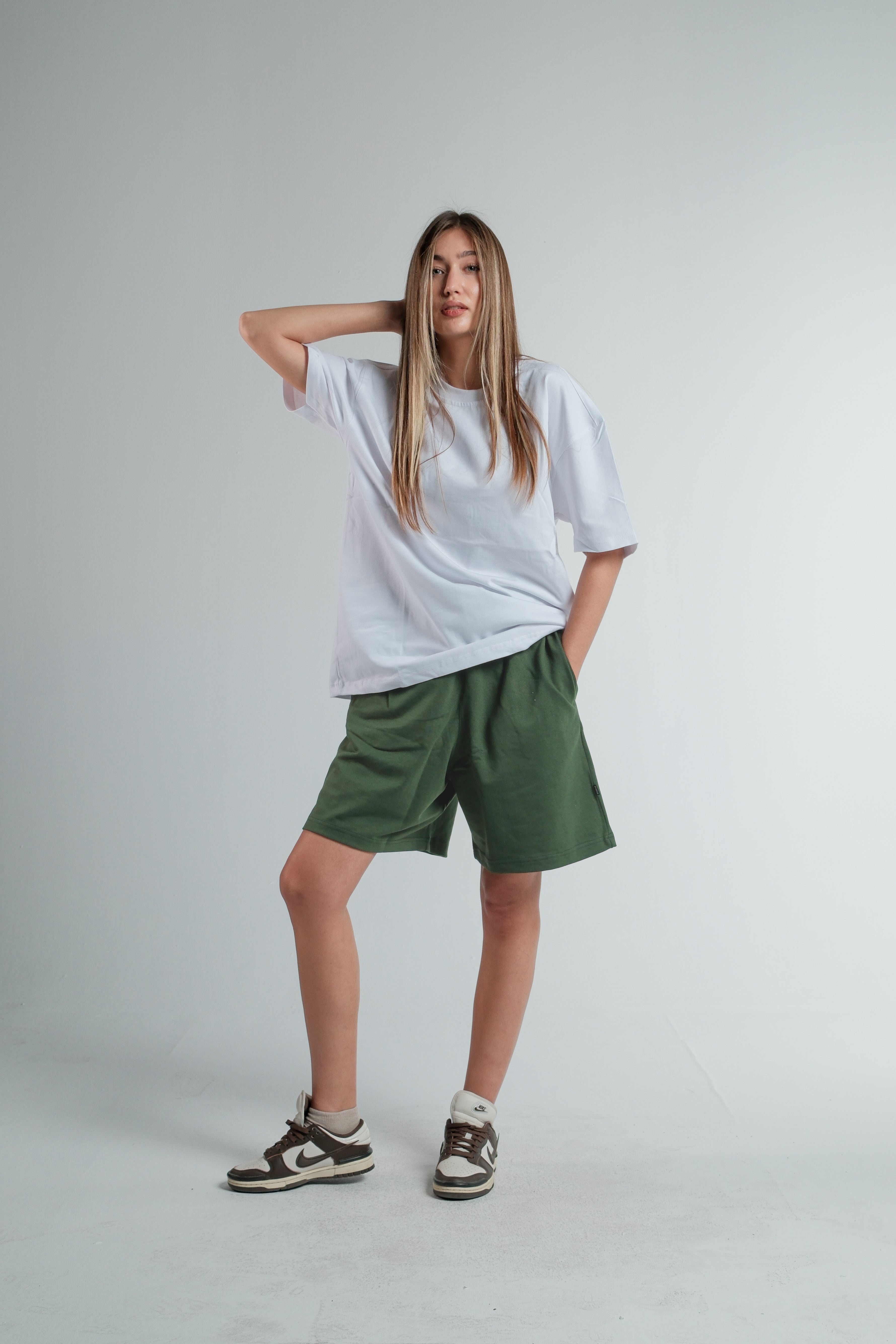 OLIVE SWEATSHORT