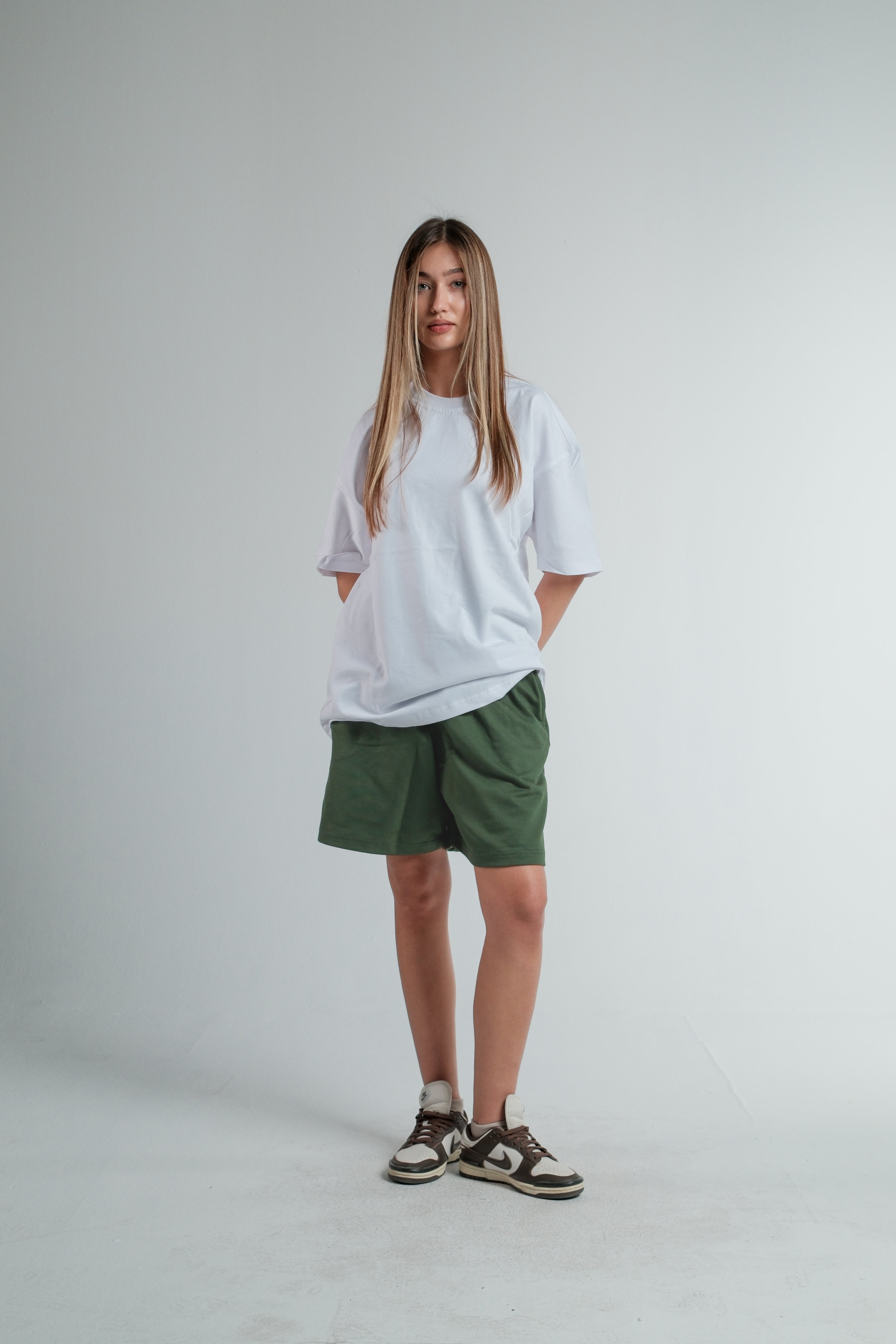 OLIVE SWEATSHORT