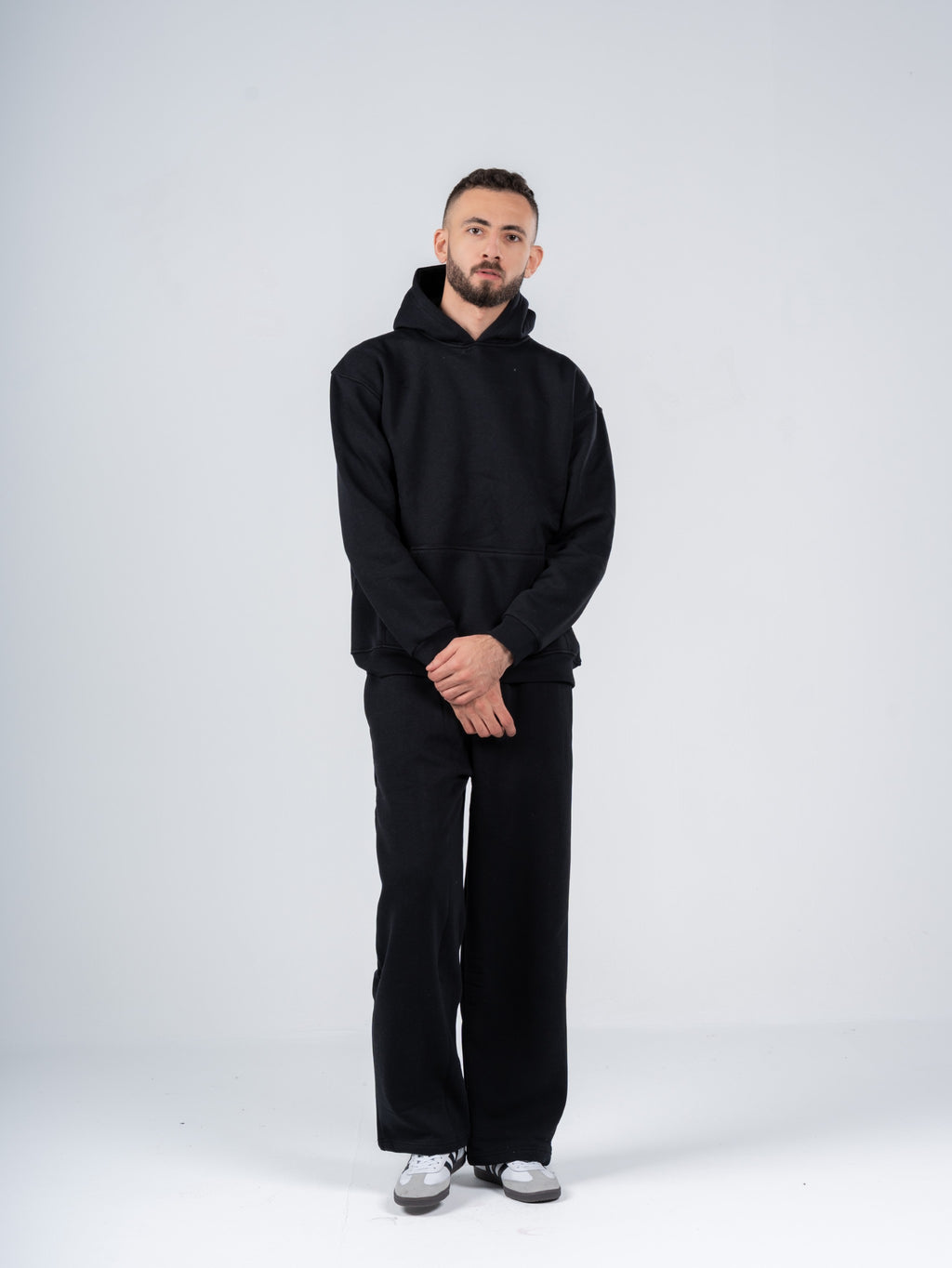 BLACK WIDE-LEG SWEATPANTS