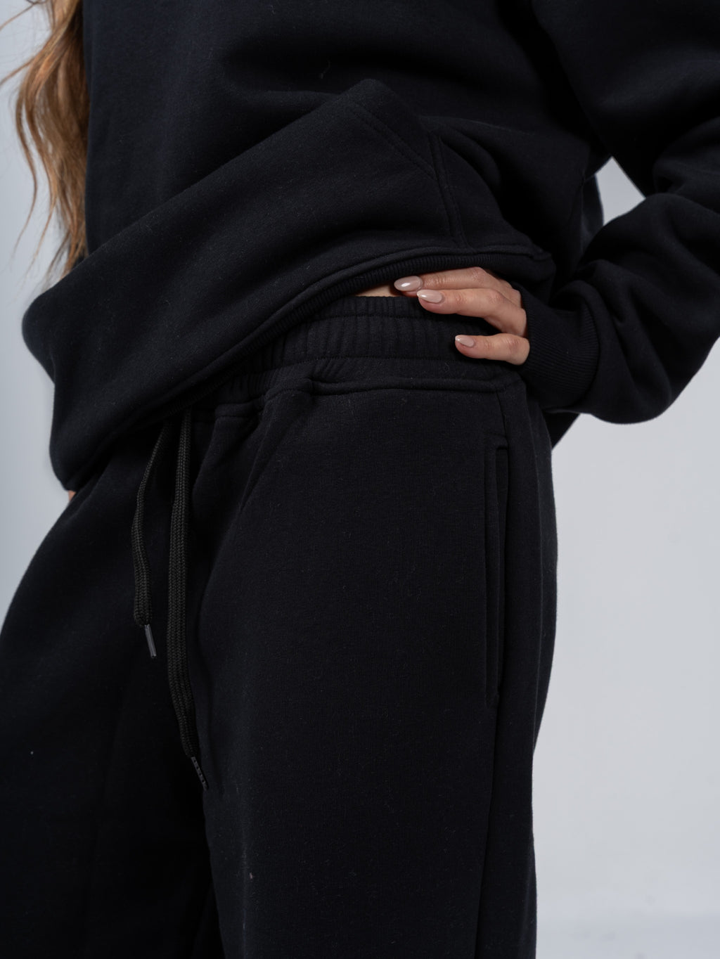 BLACK WIDE LEG SWEATPANTS