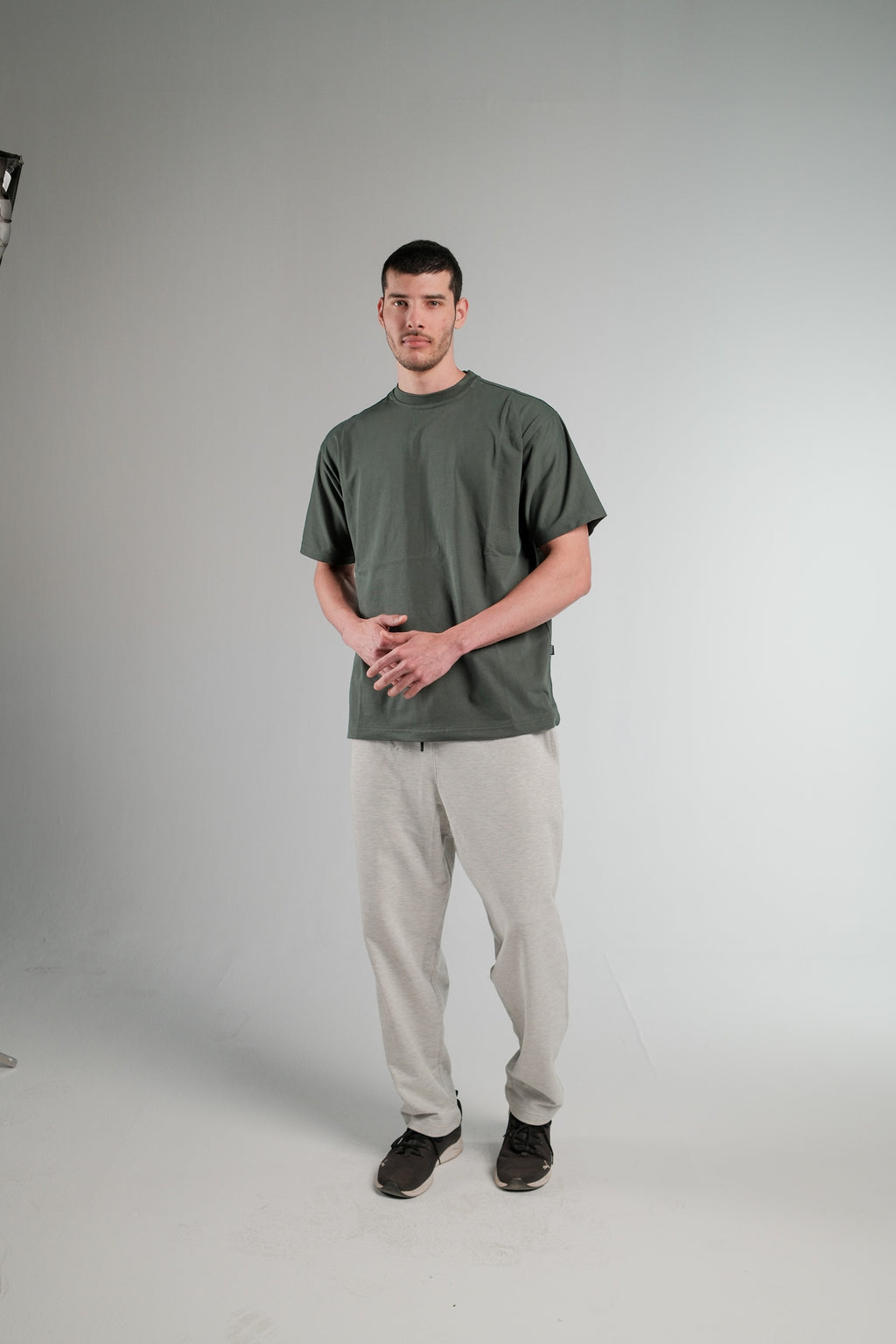 GREY STRAIGHT LEG SWEATPANTS