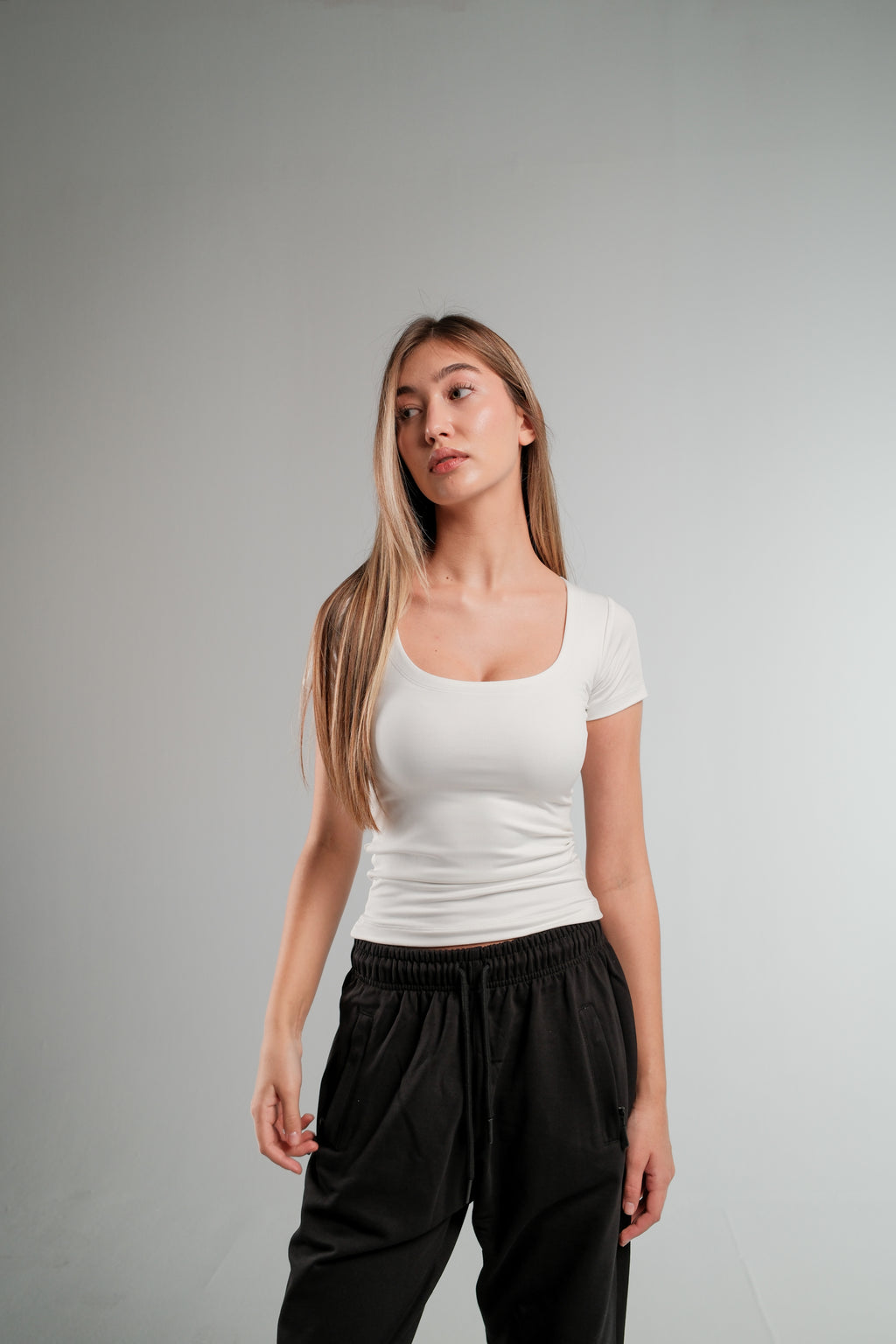 WHITE SHORT SLEEVE MICROFIBER WIDE NECK TOP
