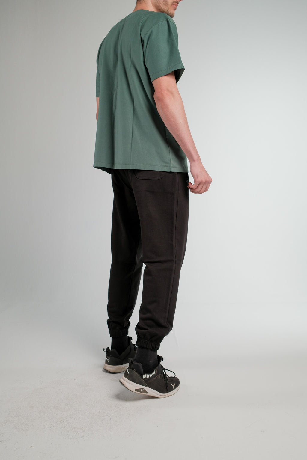 BLACK JOGGER SWEATPANTS