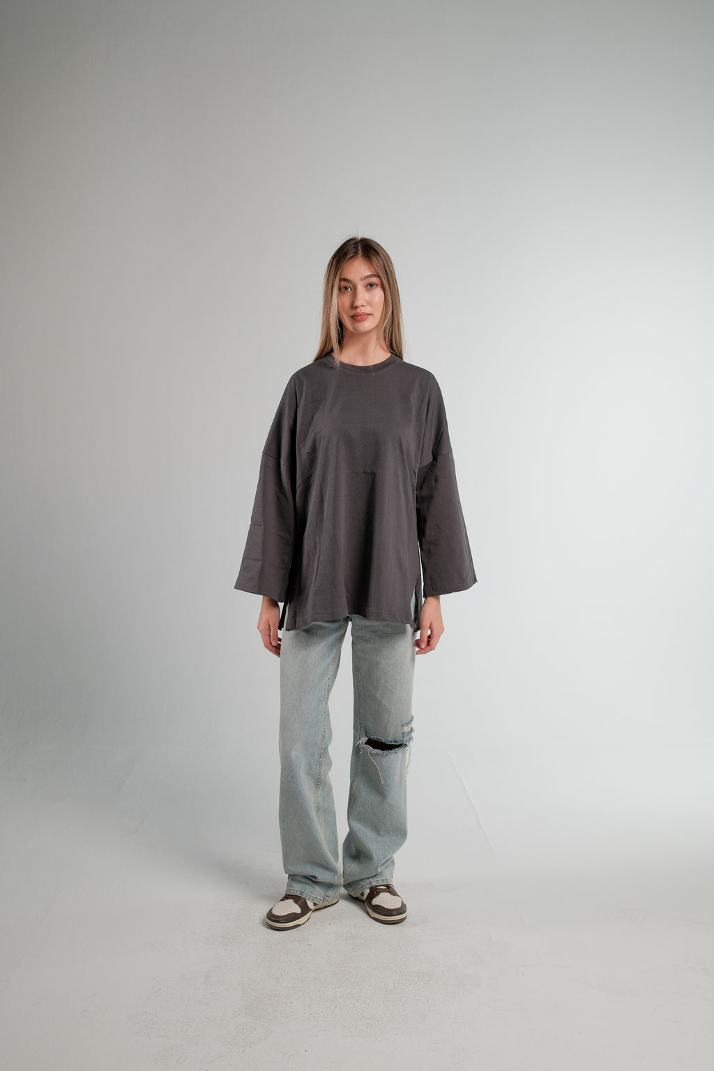 DARK GREY LONG SLEEVE OVERSIZED T-SHIRT