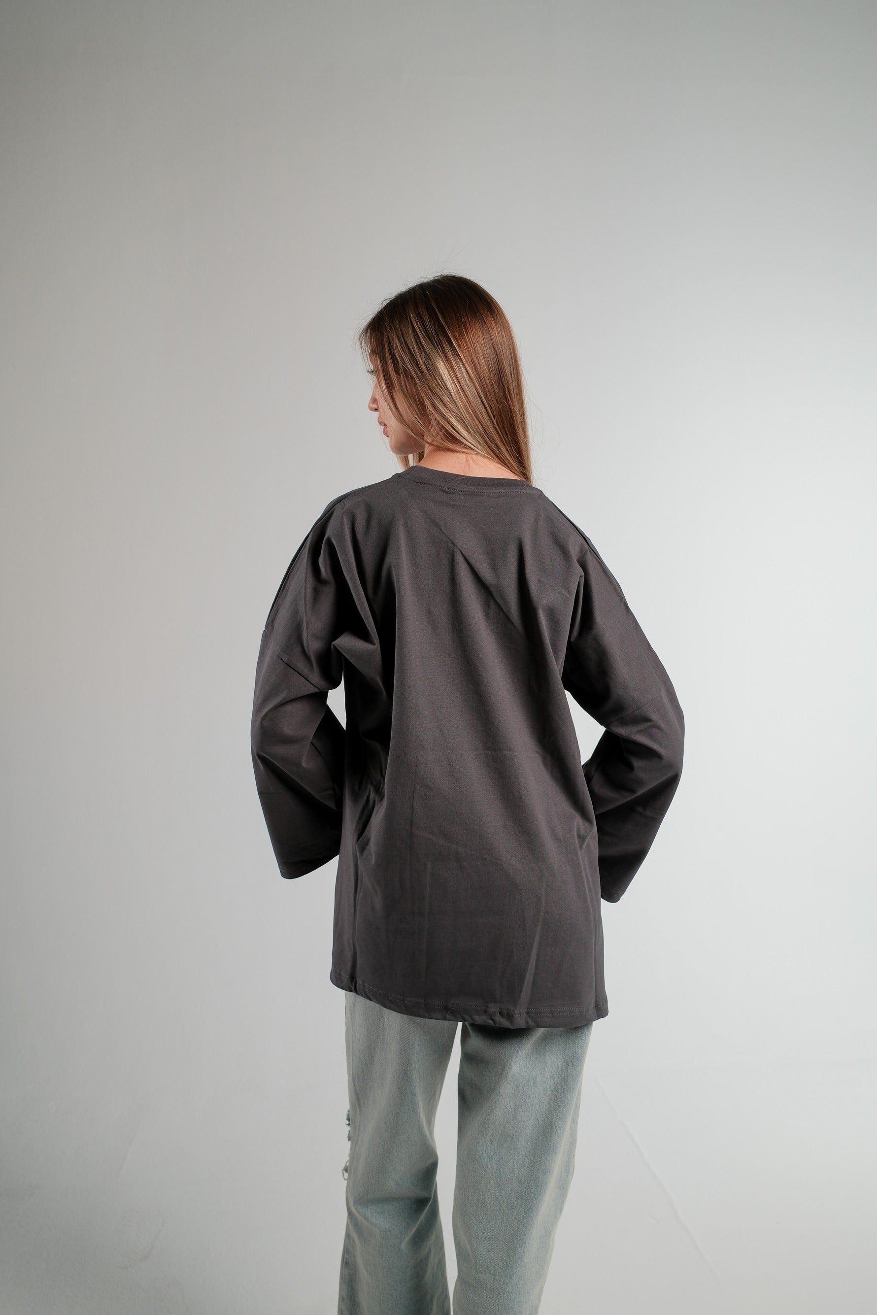 DARK GREY LONG SLEEVE OVERSIZED T-SHIRT