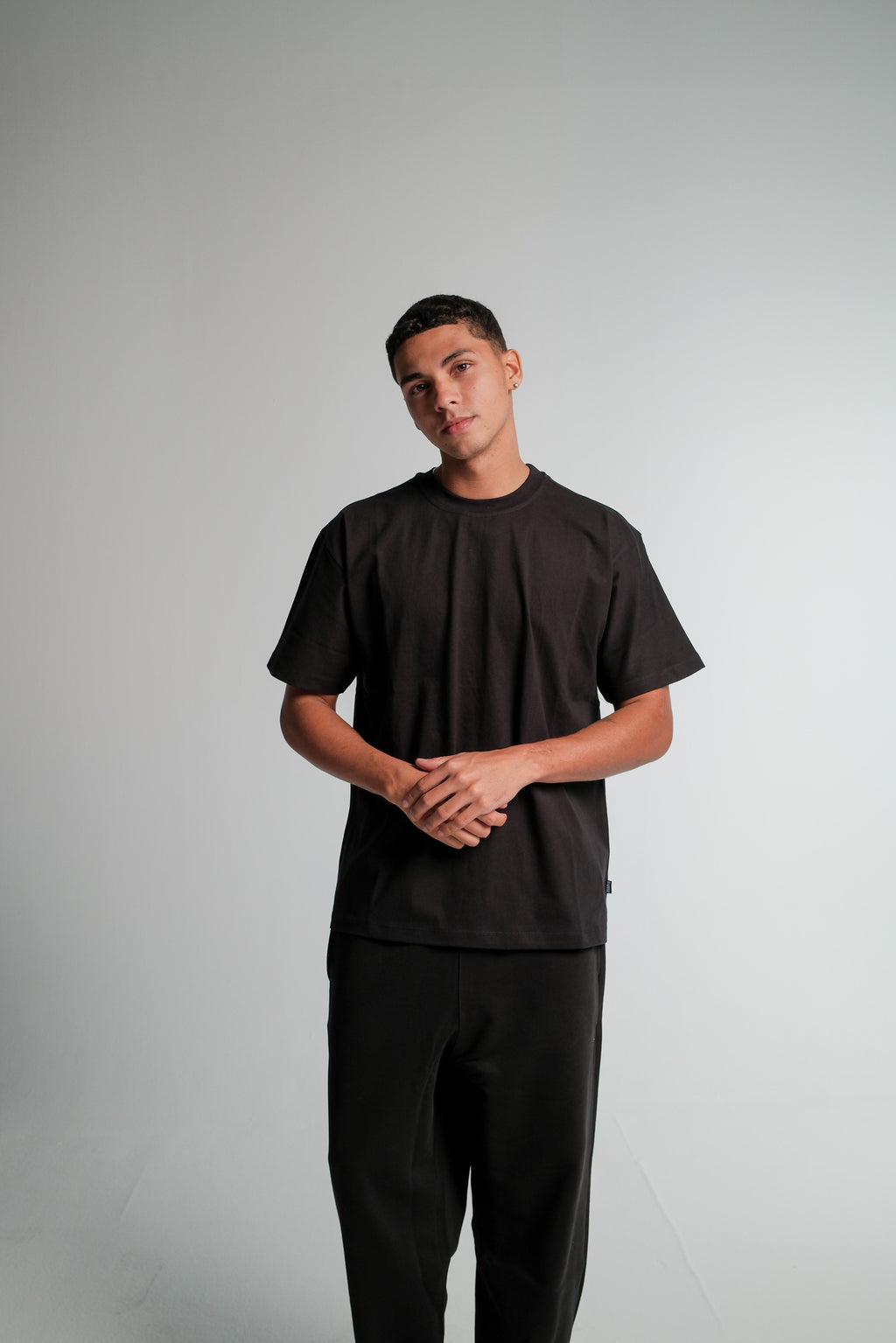 BLACK REGULAR FIT T-SHIRT