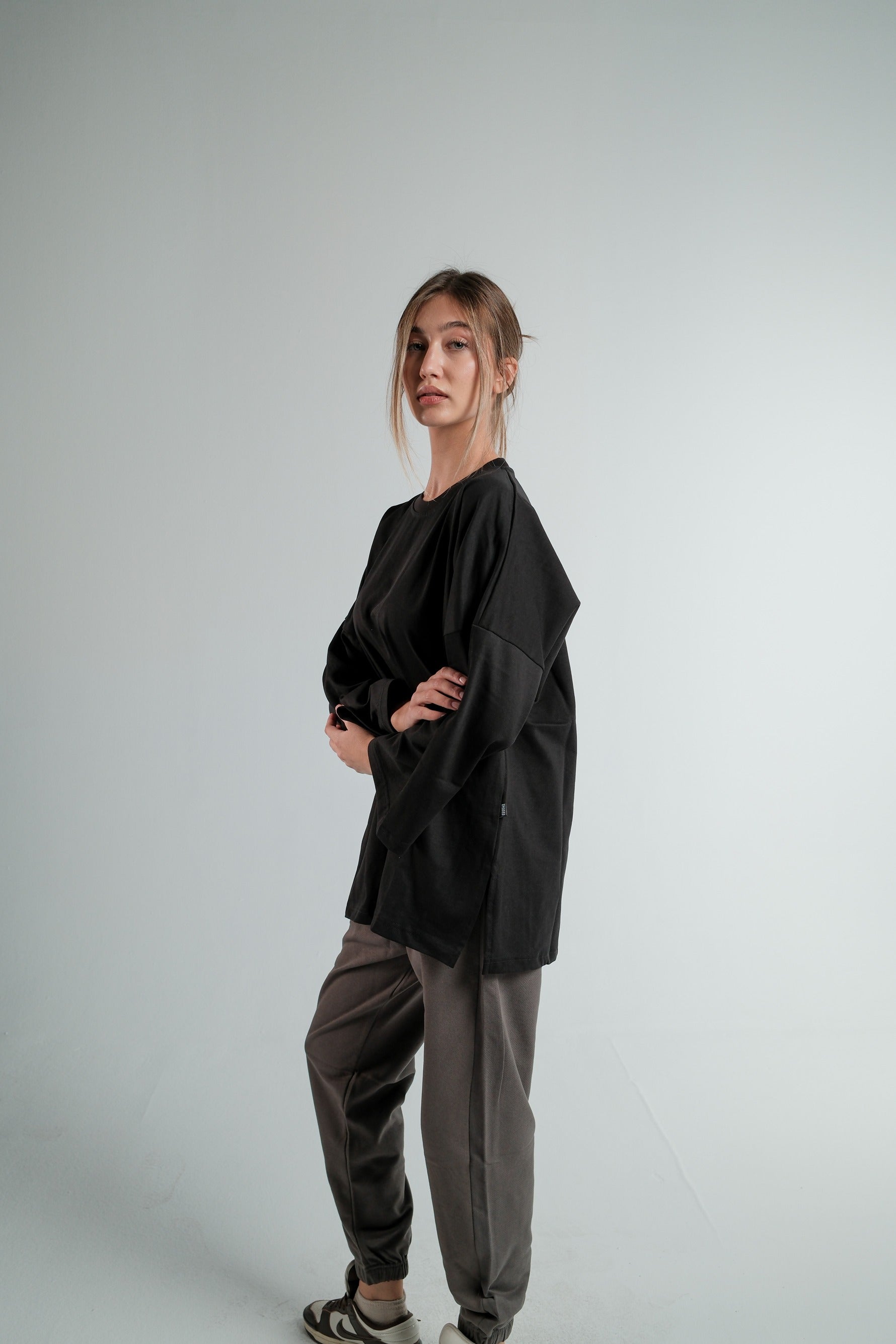 BLACK LONG SLEEVE OVERSIZED T-SHIRT