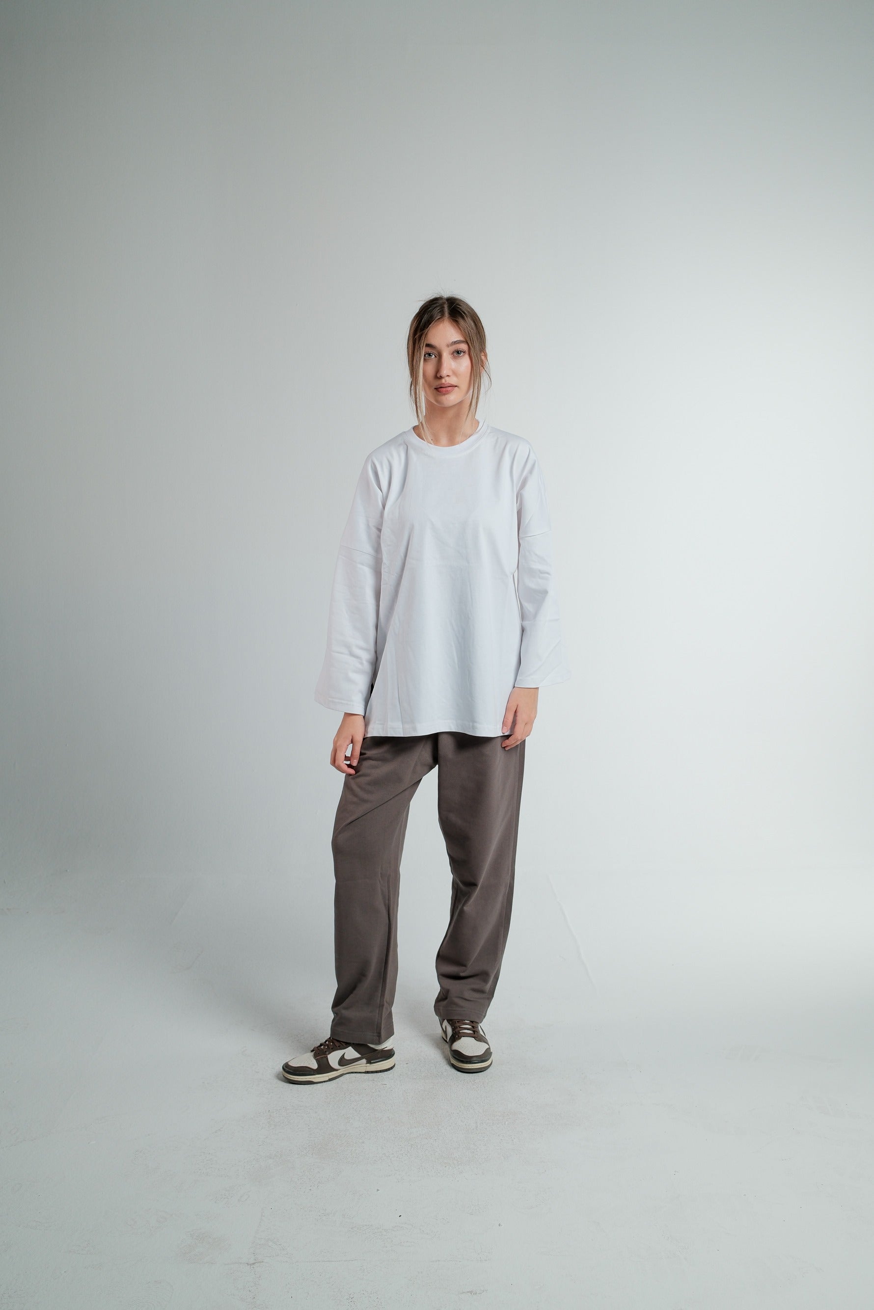 WHITE LONG SLEEVE OVERSIZED T-SHIRT