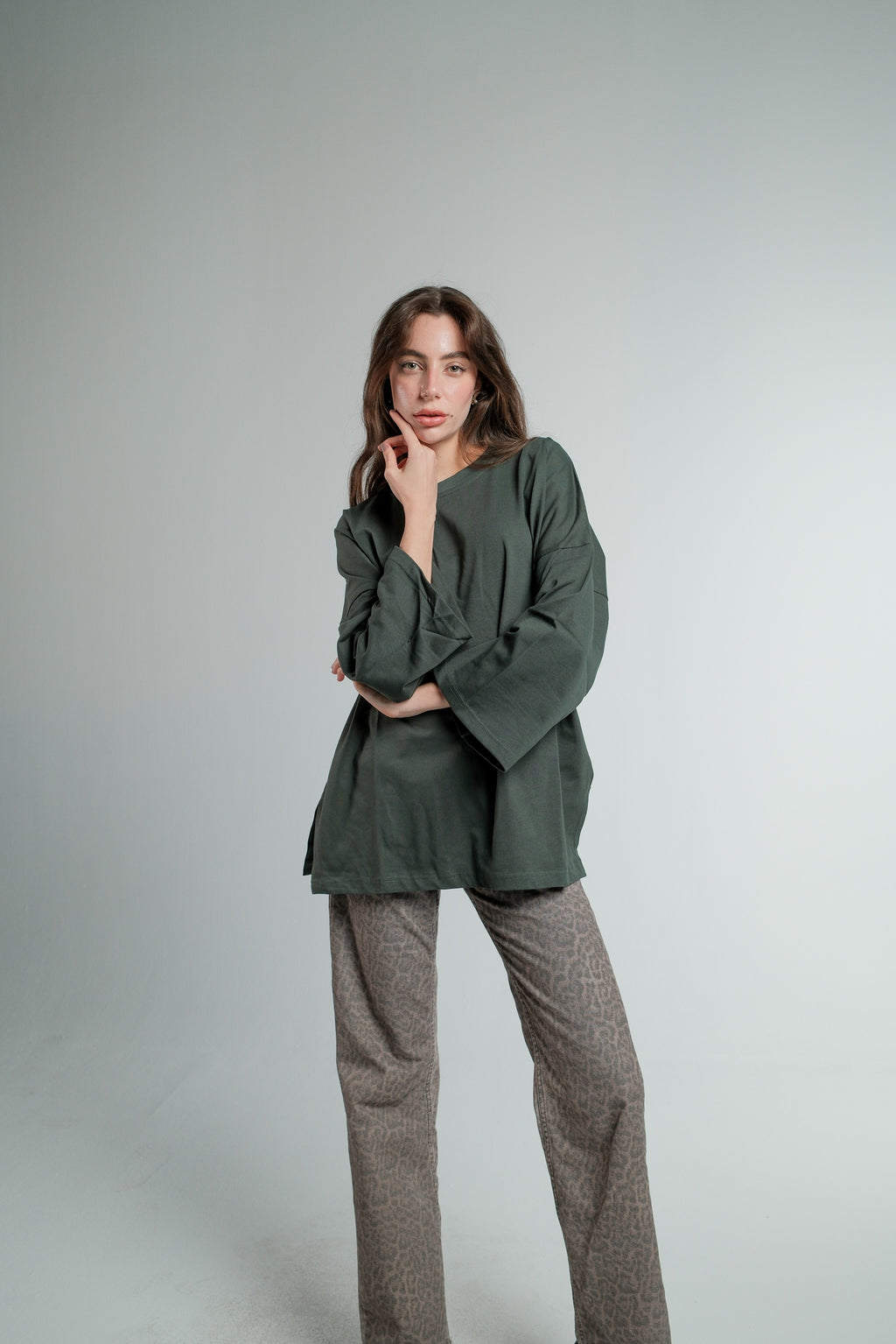 OLIVE LONG SLEEVE OVERSIZED T-SHIRT
