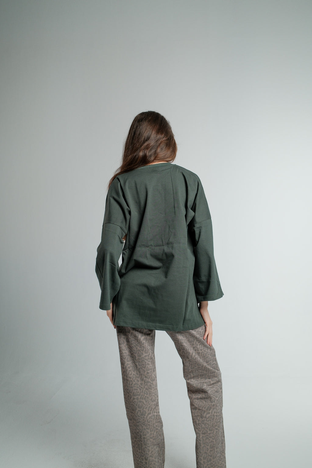 OLIVE LONG SLEEVE OVERSIZED T-SHIRT