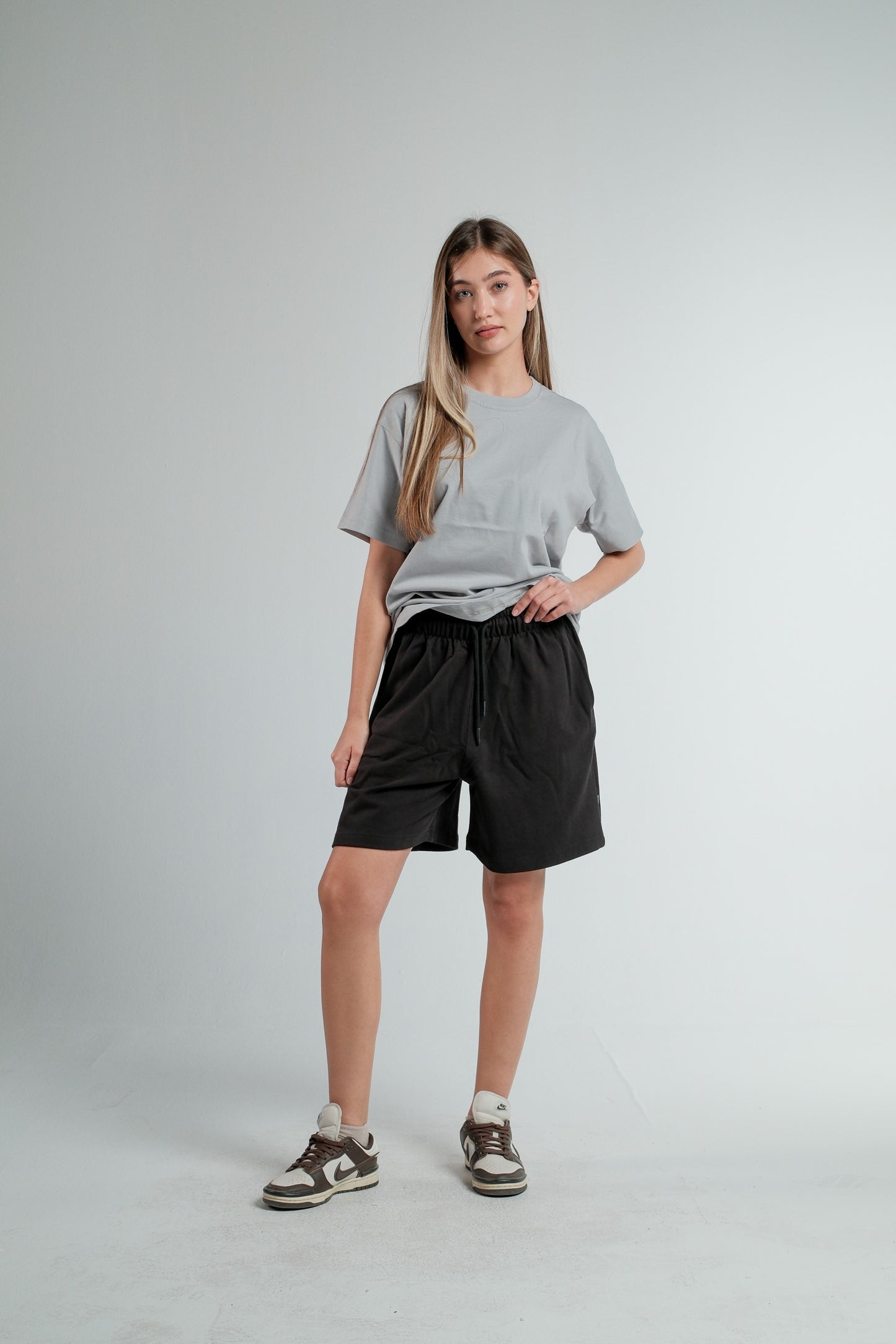 BLACK SWEATSHORT
