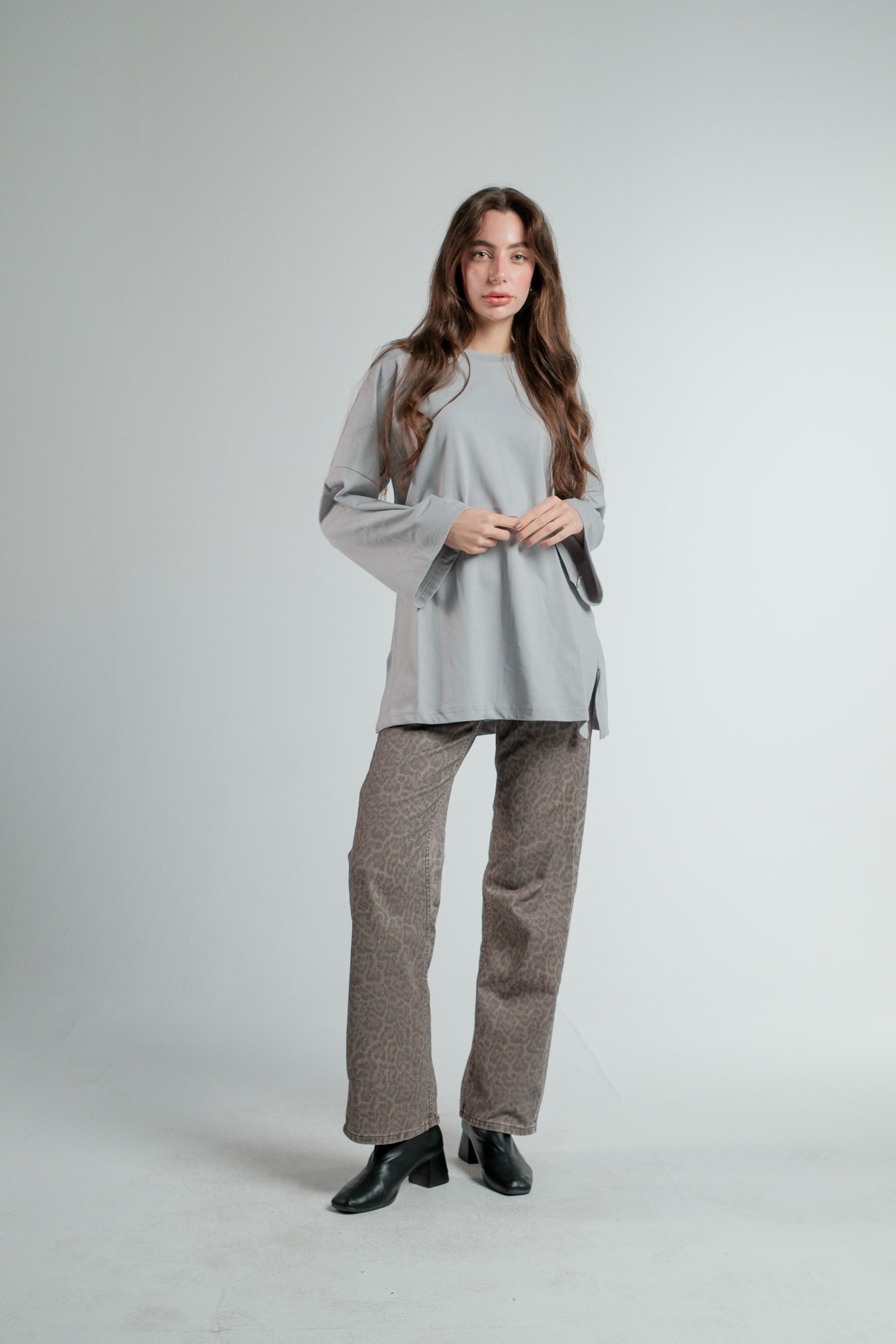 SILVER LONG SLEEVE OVERSIZED T-SHIRT