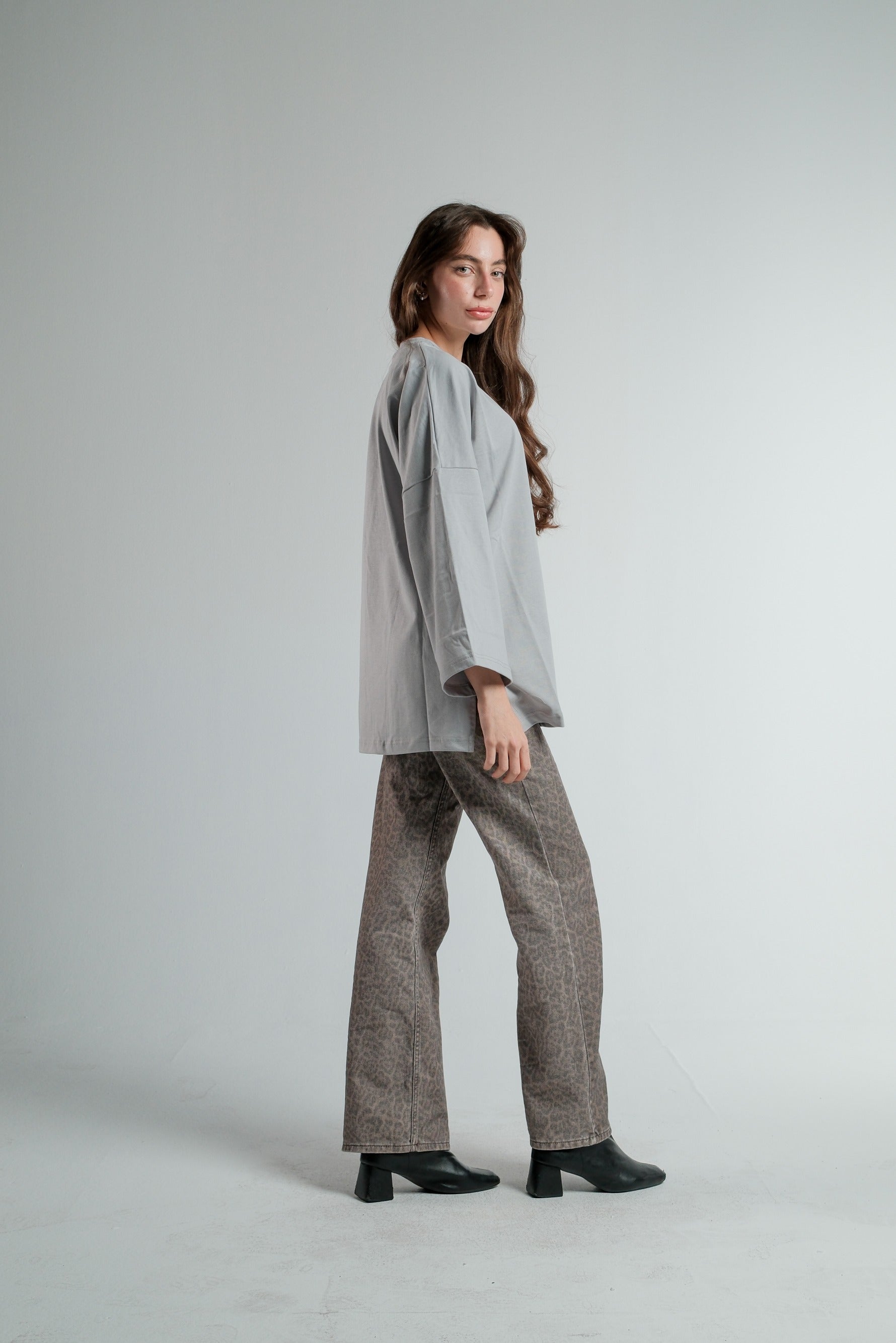 SILVER LONG SLEEVE OVERSIZED T-SHIRT